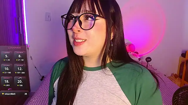 Snapshot of Oliviargf chatting on February 16, 12:23 pm Oliviargf online show from February 16, 12:23 pm