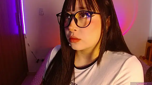 Snapshot of Oliviargf chatting on March 6, 12:23 pm Oliviargf online show from March 6, 12:23 pm