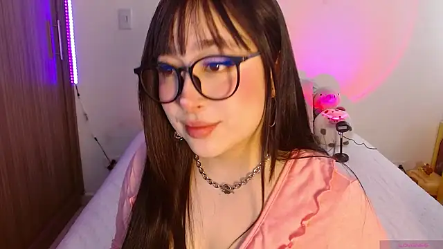 Snapshot of Oliviargf chatting on March 19, 12:42 pm Oliviargf online show from March 19, 12:42 pm