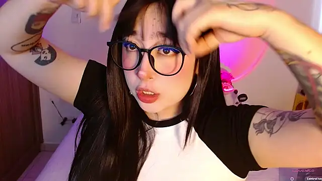 Snapshot of Oliviargf chatting on March 27, 1:11 pm Oliviargf online show from March 27, 1:11 pm