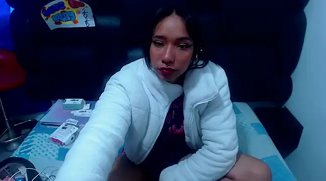 XxxReinaSexyBodyxxX777 online show from March 11, 1:01 pm