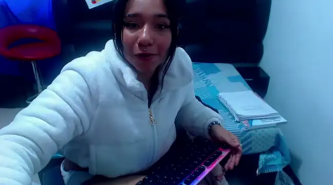 XxxReinaSexyBodyxxX777 online show from March 11, 7:14 pm