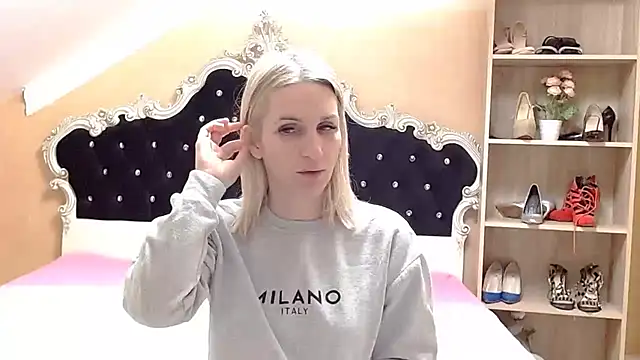 Snapshot of Diamond888 chatting on December 4, 7:28 am Diamond888 online show from December 4, 7:28 am