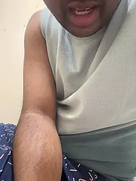 Snapshot of MIRTHICK2002 chatting on March 19, 8:45 am MIRTHICK2002 online show from March 19, 8:45 am