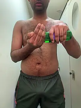 Snapshot of MIRTHICK2002 chatting on October 7, 8:55 am MIRTHICK2002 online show from October 7, 8:55 am