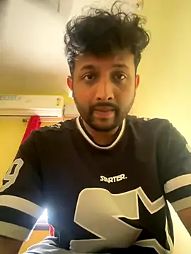 Snapshot of MIRTHICK2002 chatting on October 25, 5:37 am MIRTHICK2002 online show from October 25, 5:37 am