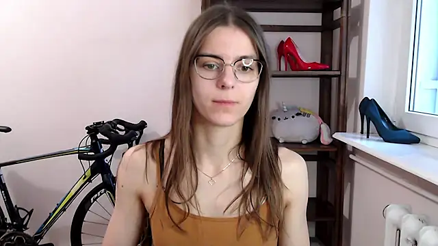 love megi online show from December 20, 7:26 am