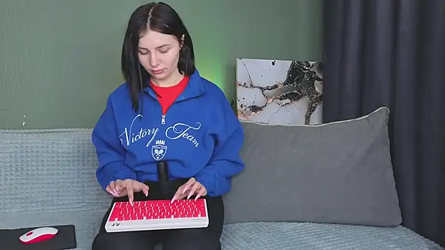 Charlotte Woods online show from September 14, 4:11 am