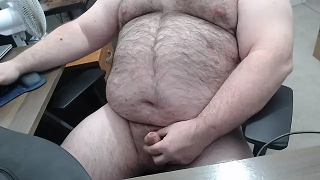 Snapshot of SmallBearUK chatting on February 5, 2:00 pm SmallBearUK online show from February 5, 2:00 pm