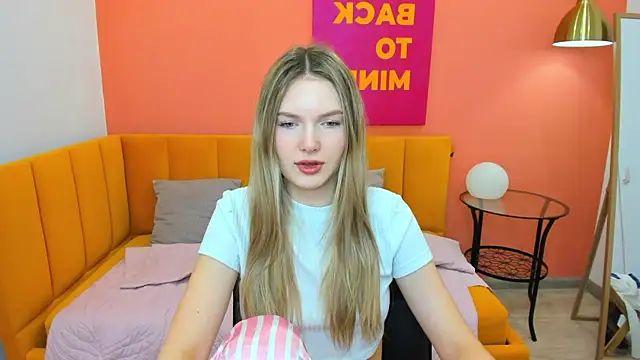EvelineAmore online show from May 10, 1:55 am