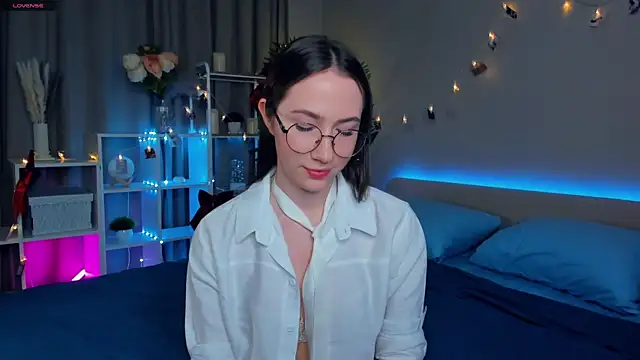 Kira mindnes online show from March 6, 7:21 pm