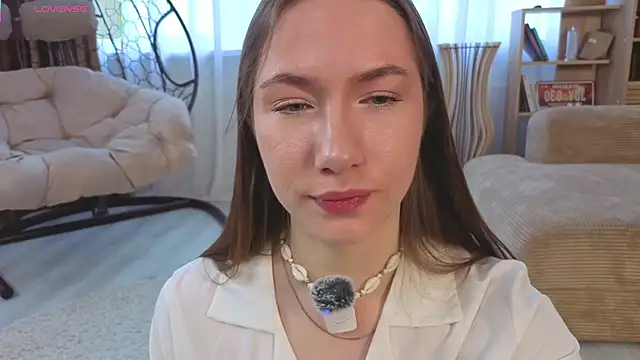 Snapshot of Kira_mindnes chatting on December 16, 7:24 am Kira mindnes online show from December 16, 7:24 am