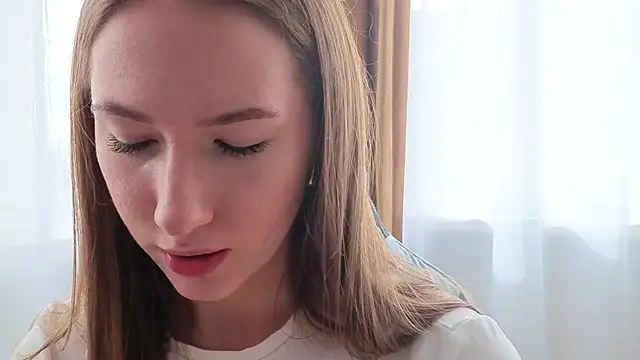 Kira mindnes online show from May 31, 6:31 am