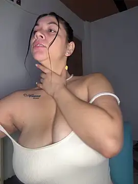 roldanmary online show from May 13, 1:52 pm