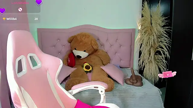 Snapshot of Ashley_dolll chatting on February 17, 10:16 pm Ashley dolll online show from February 17, 10:16 pm