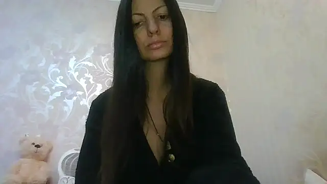 AliseWats online show from December 14, 9:30 pm