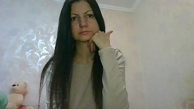 AliseWats online show from February 13, 8:38 pm