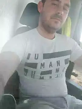 Snapshot of adisiadi chatting on March 10, 9:32 am adisiadi online show from March 10, 9:32 am