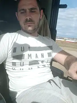 Snapshot of adisiadi chatting on March 12, 11:42 am adisiadi online show from March 12, 11:42 am