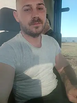 Snapshot of adisiadi chatting on March 19, 5:52 am adisiadi online show from March 19, 5:52 am