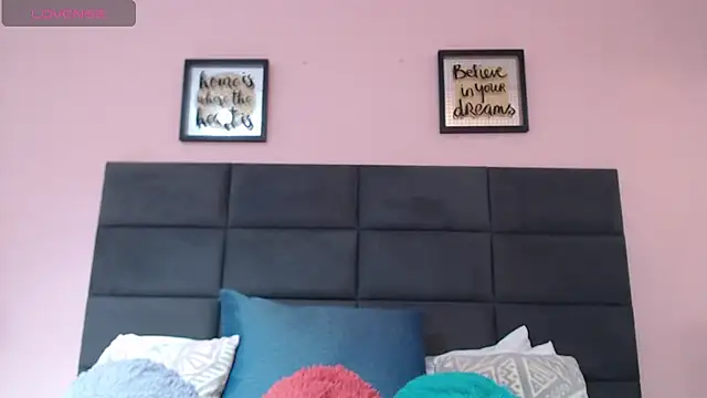 Snapshot of SophiaQueens chatting on September 20, 7:59 pm SophiaQueens online show from September 20, 7:59 pm