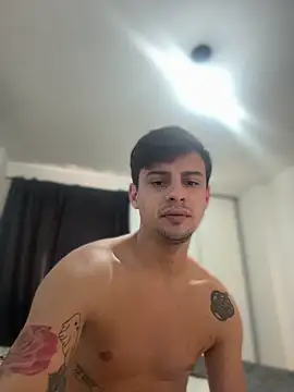 Snapshot of CarinaRose chatting on February 18, 8:05 pm CarinaRose online show from February 18, 8:05 pm