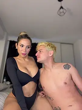 Snapshot of CarinaRose chatting on April 8, 9:04 pm CarinaRose online show from April 8, 9:04 pm