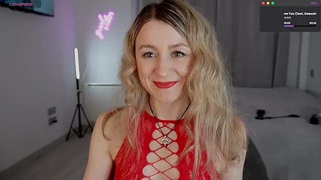 Snapshot of __Milana____ chatting on February 14, 12:18 am Milana online show from February 14, 12:18 am