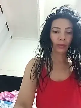 DaphneRosses online show from June 17, 1:45 pm