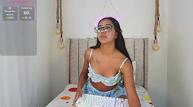 sofi grisaless online show from March 20, 9:26 am