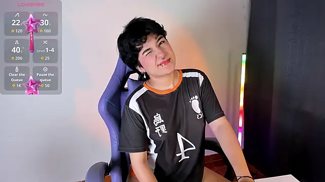 Snapshot of emma_cute7 chatting on March 15, 10:32 am emma cute7 online show from March 15, 10:32 am