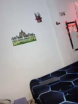 bella warzon online show from September 23, 2:47 am