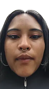 Snapshot of bella_warzon chatting on March 21, 4:10 pm bella warzon online show from March 21, 4:10 pm