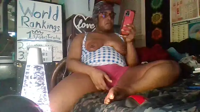 Snapshot of GardeniaFields chatting on September 18, 4:47 am GardeniaFields online show from September 18, 4:47 am