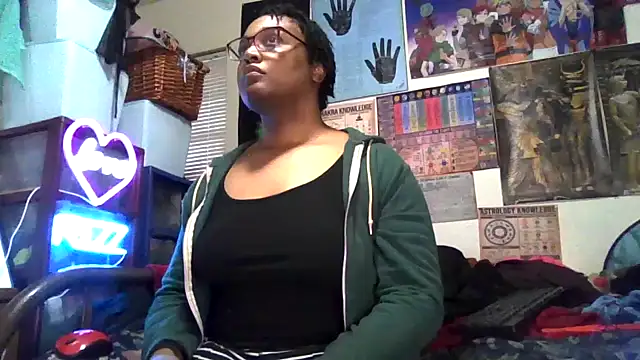 Snapshot of GardeniaFields chatting on October 18, 10:32 pm GardeniaFields online show from October 18, 10:32 pm