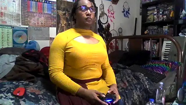 Snapshot of GardeniaFields chatting on November 9, 11:58 pm GardeniaFields online show from November 9, 11:58 pm