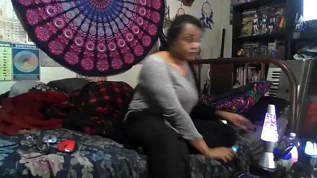 Snapshot of GardeniaFields chatting on November 14, 5:06 am GardeniaFields online show from November 14, 5:06 am