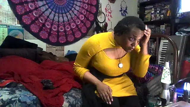 Snapshot of GardeniaFields chatting on November 23, 6:57 am GardeniaFields online show from November 23, 6:57 am