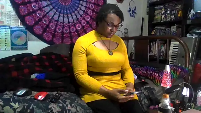 Snapshot of GardeniaFields chatting on November 26, 1:39 am GardeniaFields online show from November 26, 1:39 am