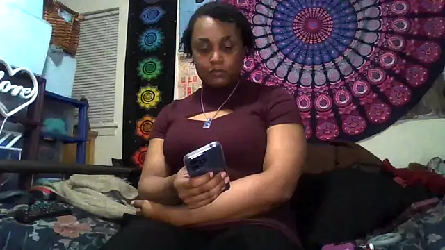 Snapshot of GardeniaFields chatting on November 27, 7:21 am GardeniaFields online show from November 27, 7:21 am