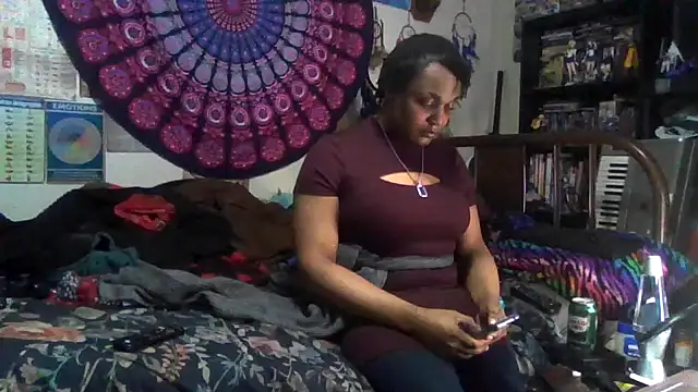 Snapshot of GardeniaFields chatting on December 4, 1:48 am GardeniaFields online show from December 4, 1:48 am