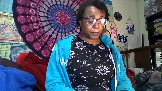 Snapshot of GardeniaFields chatting on April 1, 12:55 am GardeniaFields online show from April 1, 12:55 am