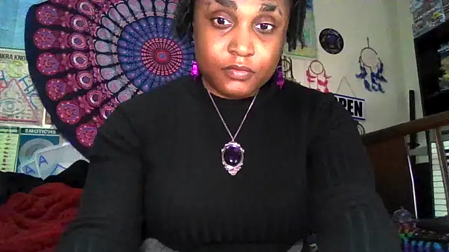 Snapshot of GardeniaFields chatting on April 9, 6:19 am GardeniaFields online show from April 9, 6:19 am