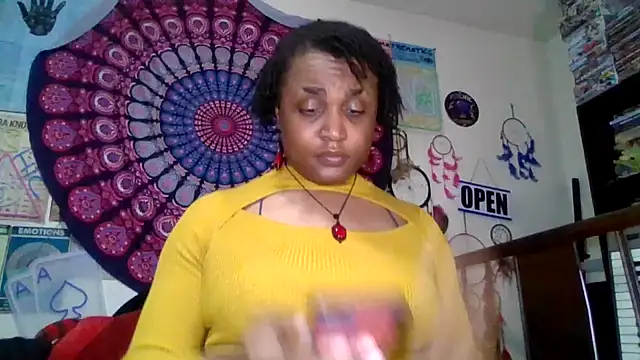 Snapshot of GardeniaFields chatting on April 27, 6:11 am GardeniaFields online show from April 27, 6:11 am