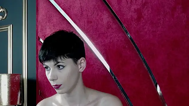 Snapshot of Roxxy_Rouge chatting on October 6, 3:53 pm Roxxy Rouge online show from October 6, 3:53 pm