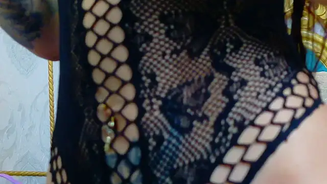 Snapshot of CataStones chatting on February 23, 7:44 pm CataStones online show from February 23, 7:44 pm