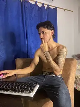 Snapshot of Zayn_kane chatting on March 5, 1:01 am Zayn kane online show from March 5, 1:01 am