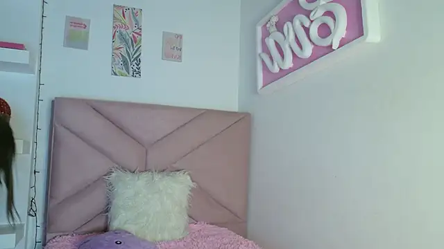 Snapshot of eva_sin18 chatting on April 1, 12:22 am eva sin18 online show from April 1, 12:22 am