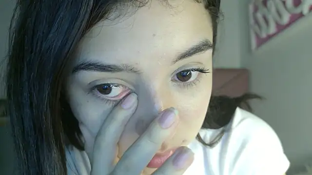 Snapshot of eva_sin18 chatting on April 18, 12:14 am eva sin18 online show from April 18, 12:14 am