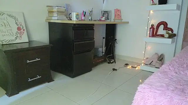 Snapshot of eva_sin18 chatting on April 21, 1:42 am eva sin18 online show from April 21, 1:42 am